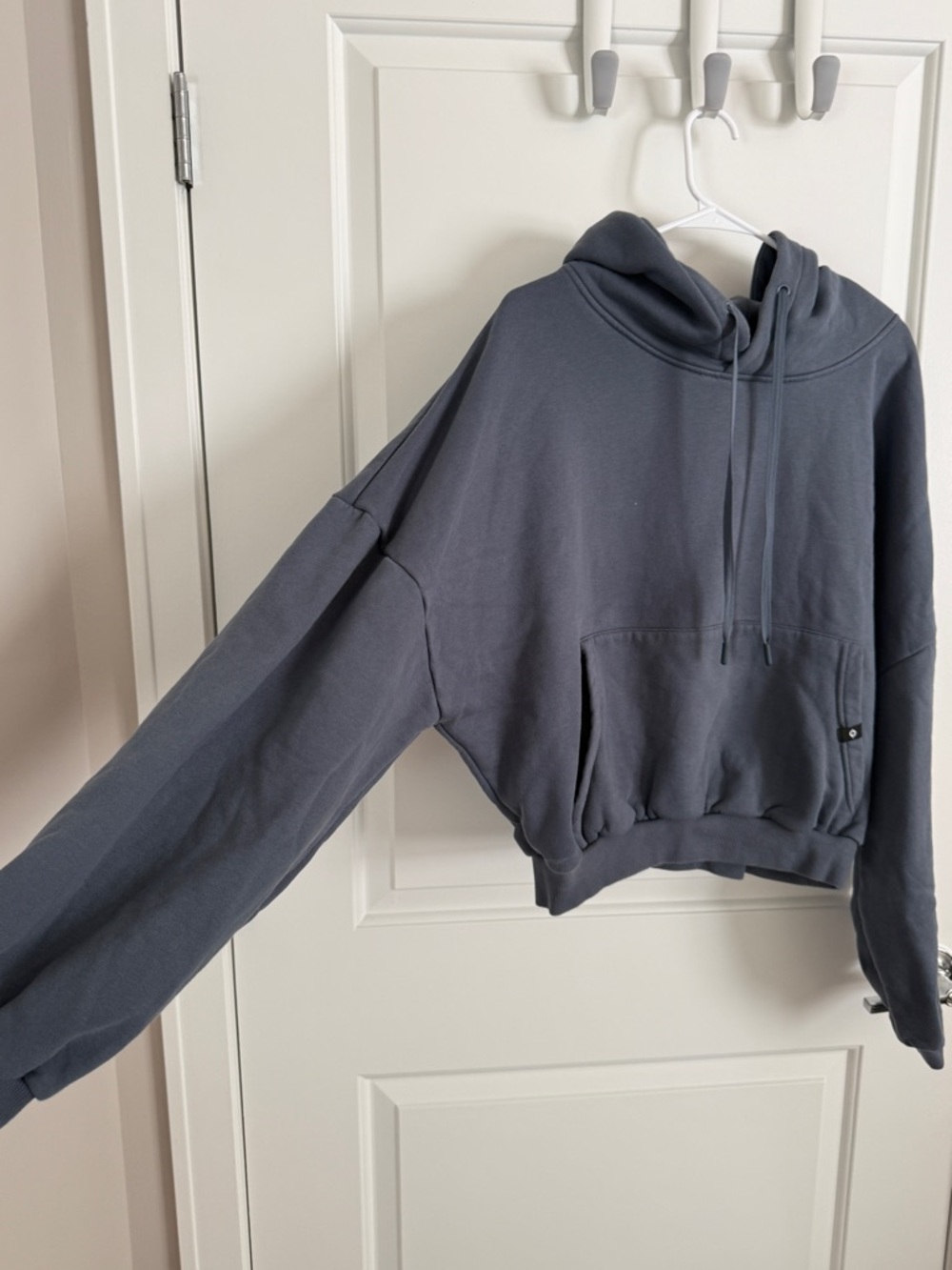 POPFLEX Cropped Cloud Hoodie - Picture 3 of 5
